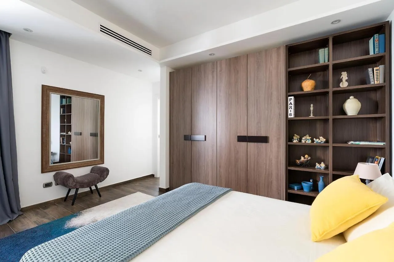 Vila Artemare Syracuse 0*,